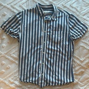 Aeropostale men striped short sleeve button up size large